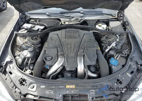 2012 Mercedes-Benz S 550 z USA, uszkodzony, nr VIN WDDNG7DB9CA439790